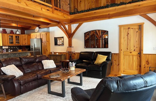 Brownfield House | Fall in love with foliage & hiking near No. Conway & Saco River, Fairs & Shops