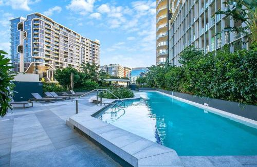 Newstead Apartment | Fall in Love with Waterfront Resort-style Living