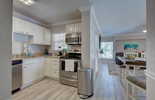 Siesta Key Village Condo | Fall Into Paradise Your Endless Summer Starts Now