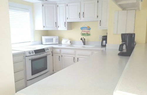 Tybee Island Condo | Fall rates! Cute 1BR/1BA Condo on the South Side!