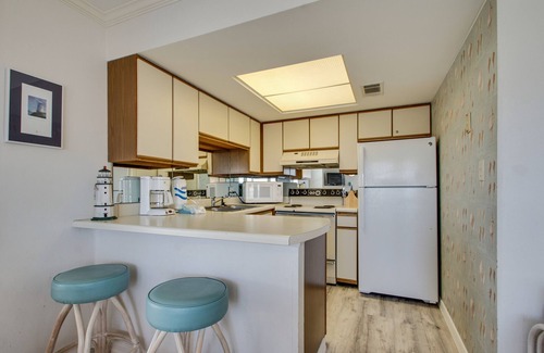 Miramar Beach Condo | FALL RATES MAKE US AN OFFER! 1BR/1BA Condo Across from The Beach!