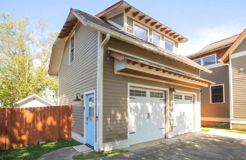 Lockeland Springs House | Fall Sale The Nest in East Nash Studio