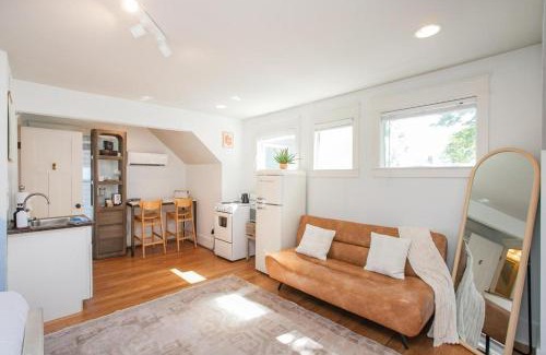 Lockeland Springs House | Fall Sale The Nest in East Nash Studio