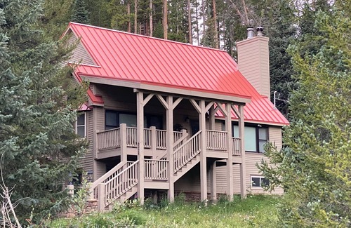 Breckenridge House | FALL SPECIAL - 199 or less per night. STAY CREEKSIDE just 5 min to BRECKENRIDGE
