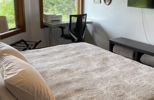 North Douglas Apartment | Fall special! Check the Tide! Stroll the flats! See eagles rest on Marker 17!