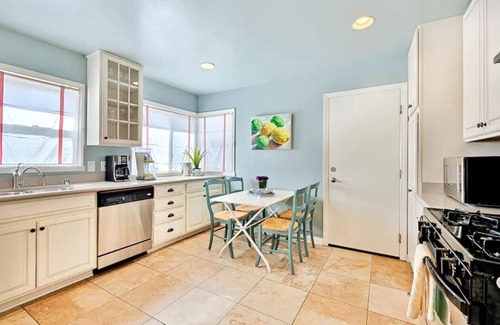 La Jolla Shores House | Fall Specials/Walk to Beach/Parking/Pet Friendly