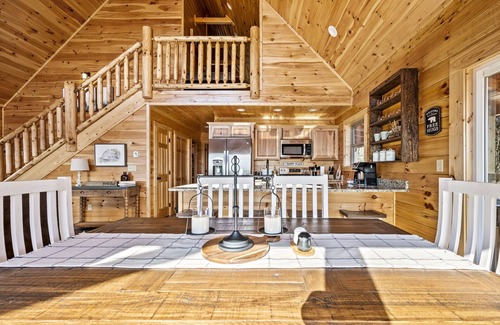 Sevierville Cabin | Fall Vacay Specials with September Dates Smoky Mtn Retreat: Game Room/Hot Tub