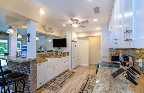 Key Colony Beach House | Fall Waterfront Getaway with Pool