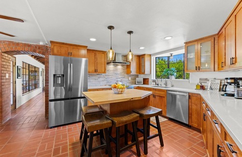 Fallbrook House | Fallbrook Retreat in the Heart San Diego Wine Country with Sauna + Cold Plunge