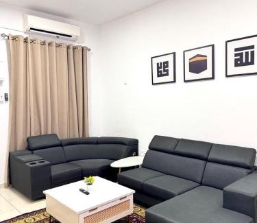Malacca City House | Fallem's Homestay Melaka I 4 ROOMS I FULLY AIRCOND I 9 PAX I FREE WIFI I NETFLIX I INTEX POOL