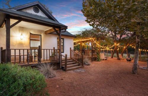 Fredericksburg House | Falling Star, Hot tub and Pet Friendly!