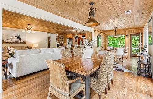Otto House | "Falling Water" Perfect for families!