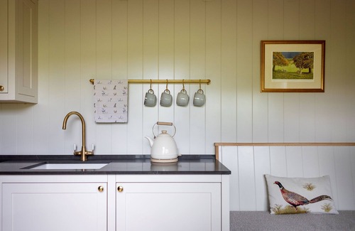 Baslow Cottage | Fallow Shepherd's Hut/Chatsworth Estate