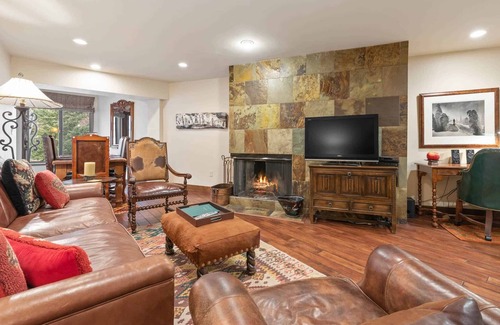 Vail Condo | Fallridge 317 - Warm Two Bedroom