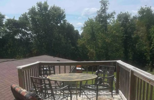 Louisa Apartment | Falls Creek Apartment