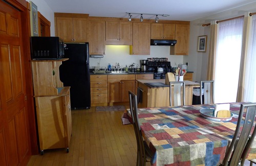 Ellsworth Apartment | Falls Farmstead Garden/Patio Apt 5 Comfy Homebase for Exploring Downeast Maine