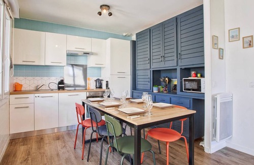 Merville-Franceville-Plage House | Family Retreat: Spacious Home with Garden, Terrace, and Close to Shops