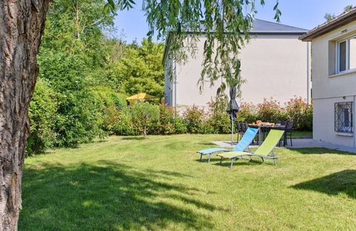 Merville-Franceville-Plage House | Family Retreat: Spacious Home with Garden, Terrace, and Close to Shops
