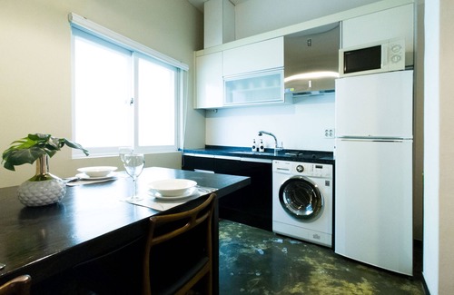 Daehangno Apartment | Family apartment for 4