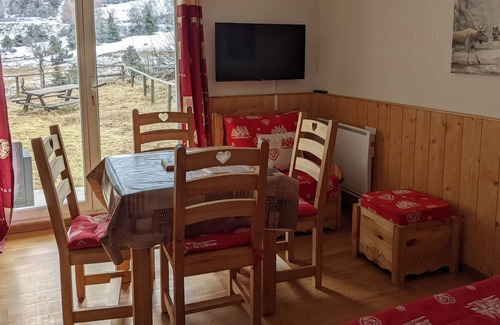 Saint-Pierre-dels-Forcats Apartment | Family apartment 4/5 pers. Facing the Cambre d'Aze