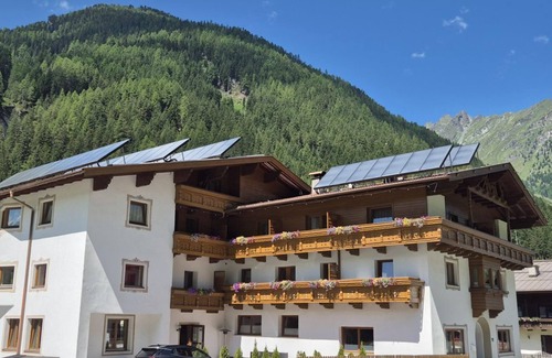 Sankt Leonhard im Pitztal Apartment | Familienzimmer - Hotel Pension Haid