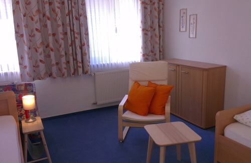 Obersimonswald Apartment | Familienzimmer mit Dusche und WC