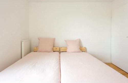 Aubervilliers Apartment | Familly-ParisStadeFrance/balcony & 2Parkings/85m2