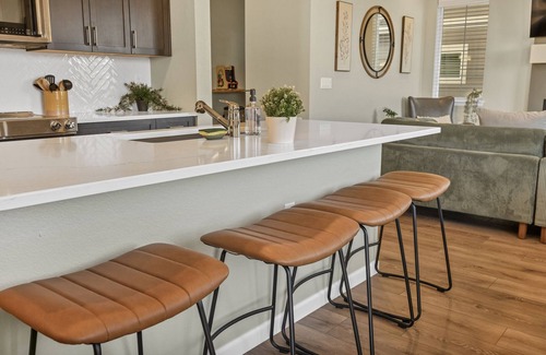 Dupont House | Family 5BD Getaway – Views, Games, Golden Tee & Near Boulder!