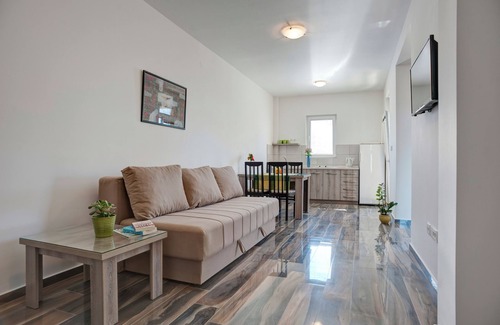 Petrovac Apartment | Family and couple-friendly apartment in Petrovac with the view