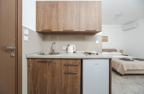 Petrovac Apartment | Family and couple-friendly apartment in Petrovac with the sea view