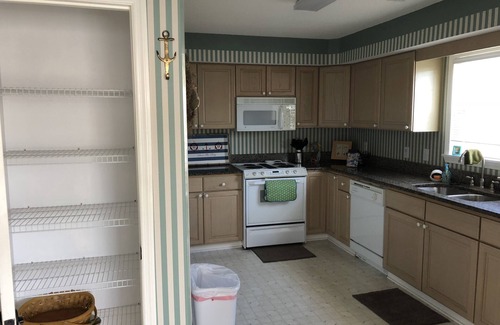 North Myrtle Beach House | Family and pet friendly and a short walk to the beach.