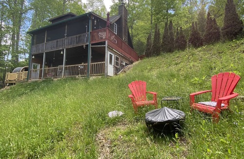 Blairsville Cabin | Family and pet friendly - a place for all!nUnion County, GA STR License # 011214
