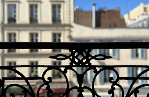17th Arrondissement Apartment | Family apartment in Paris, close to attractions & amenities