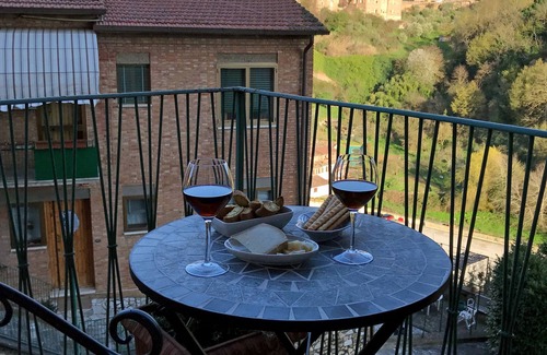 Siena Historical Center Condo | Family apartment with magical view on the old city, balcony, wifi & parking