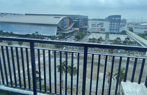 Barangay 76 Condo | FAMILY/BARKADA 2BR With Balcony MOA fireworks VIEW/10Mins to NAIA