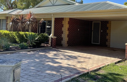 Dawesville House | Family beach getaway - Pet friendly and close to Mandurah CBD