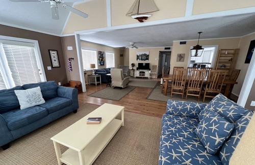 St. George Island House | Family Beach House with Golf Cart