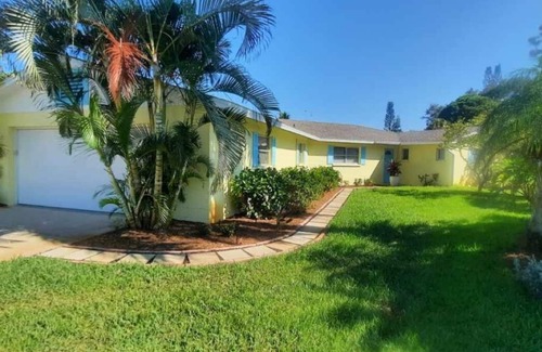 Laurel House | Family beach home! Fully renovated on water w/pool, boat dock & nearby beach