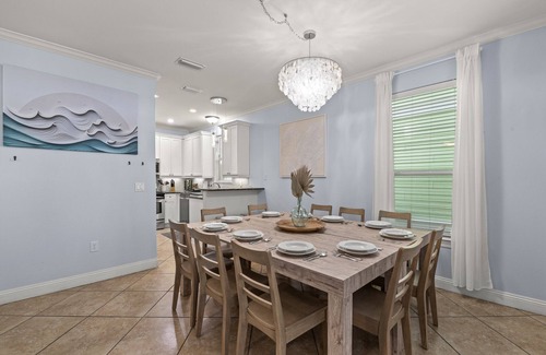 Villages of Crystal Beach House | Family Beach House | Gorgeous Pool | Gated Community | 3 Blocks from Beach