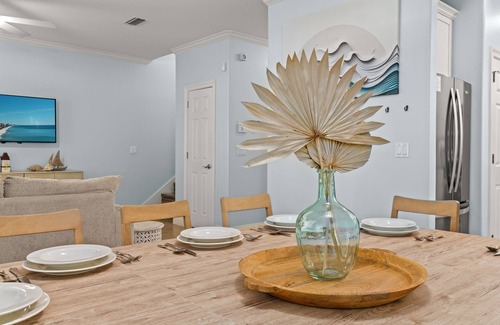 Villages of Crystal Beach House | Family Beach House | Gorgeous Pool | Gated Community | 3 Blocks from Beach