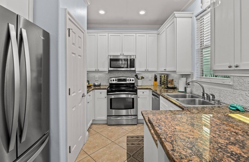 Villages of Crystal Beach House | Family Beach House | Gorgeous Pool | Gated Community | 3 Blocks from Beach