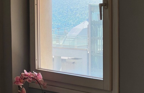Alimos Apartment | Family Beachfront Apartment in the Athenian Riviera