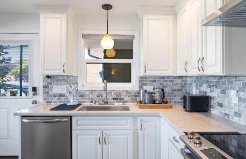 Fauntleroy House | Family Beachside Driftwood House 3BR Yard & Parking
