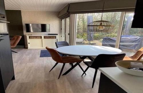 Sint Maartensvlotbrug House | Family bungalow on quiet resort