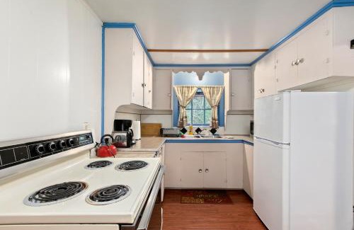 Ashford Apartment | Family Cabin at Rainier Lodge -0.4 m from entrance