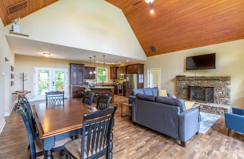 Whittier House | Family cabin with hot tub, mountain views, game room, near National Park!