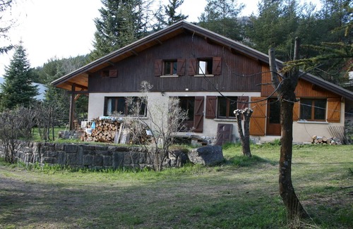 La Salle-les-Alpes Ski Chalet | Family chalet for 8, good value for money