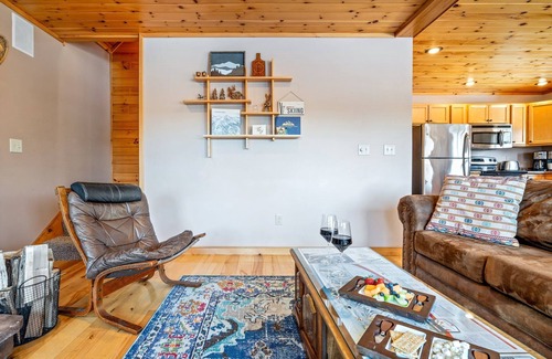 Bethel House | Family Chaley w/Views & HotTub- Dogs Ok! Slps13