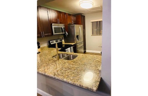 Ojus Condo | family condo minutes away from everything