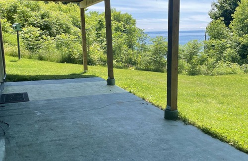 Normandale Cottage | Family Cottage with Lake Views